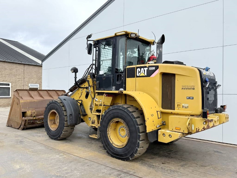 Cat 930H - New Tires / High-tip Bucket / Auto Greasing - Gumikerekes homlokrakodó: 4 kép. Cat 930H - New Tires / High-tip Bucket / Auto Greasing - Gumikerekes homlokrakodó: 4 kép.