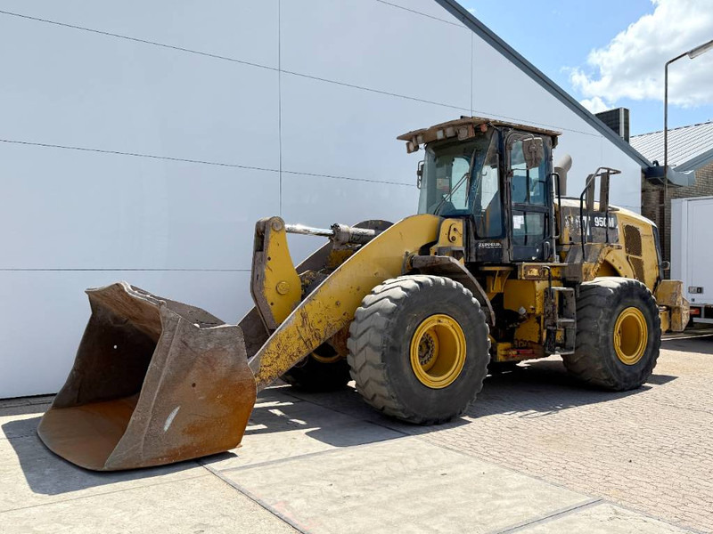 Cat 950M - German Machine / Camera / Auto Lube - Gumikerekes homlokrakodó: 2 kép. Cat 950M - German Machine / Camera / Auto Lube - Gumikerekes homlokrakodó: 2 kép.