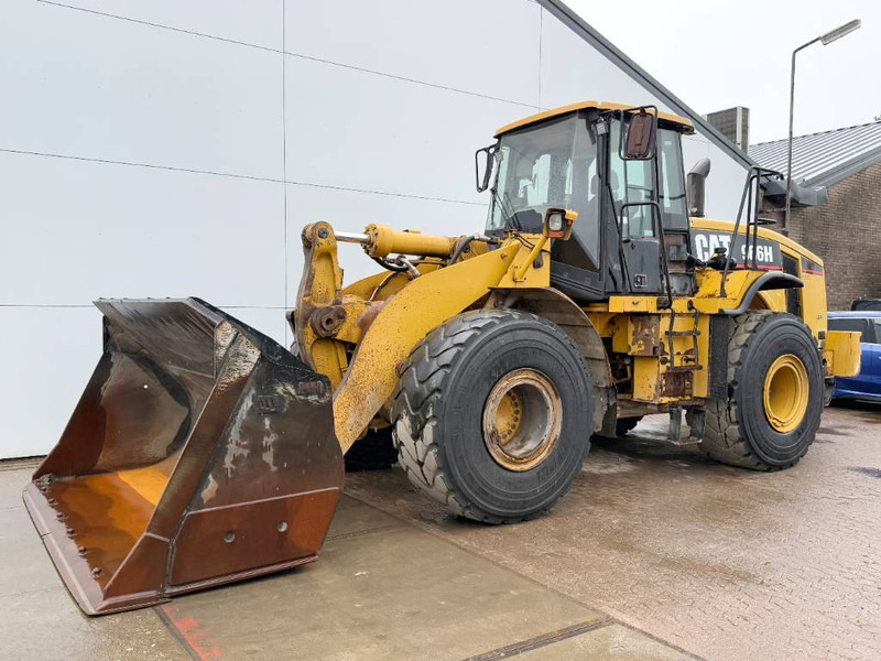 Cat 966H - German Machine / Auto Greasing - Gumikerekes homlokrakodó: 2 kép. Cat 966H - German Machine / Auto Greasing - Gumikerekes homlokrakodó: 2 kép.