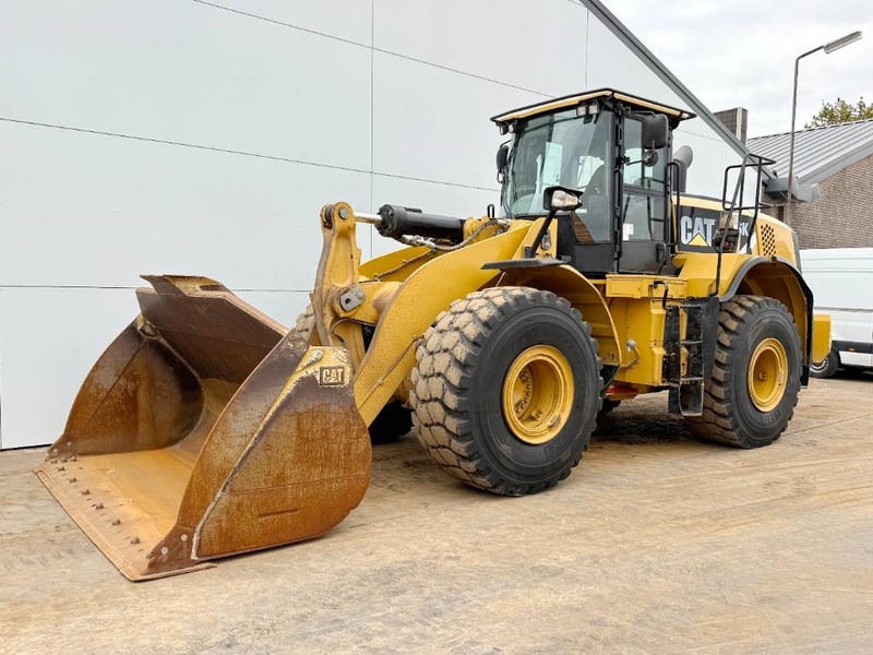 Cat 966K - German Machine / Weight System - Gumikerekes homlokrakodó: 2 kép. Cat 966K - German Machine / Weight System - Gumikerekes homlokrakodó: 2 kép.