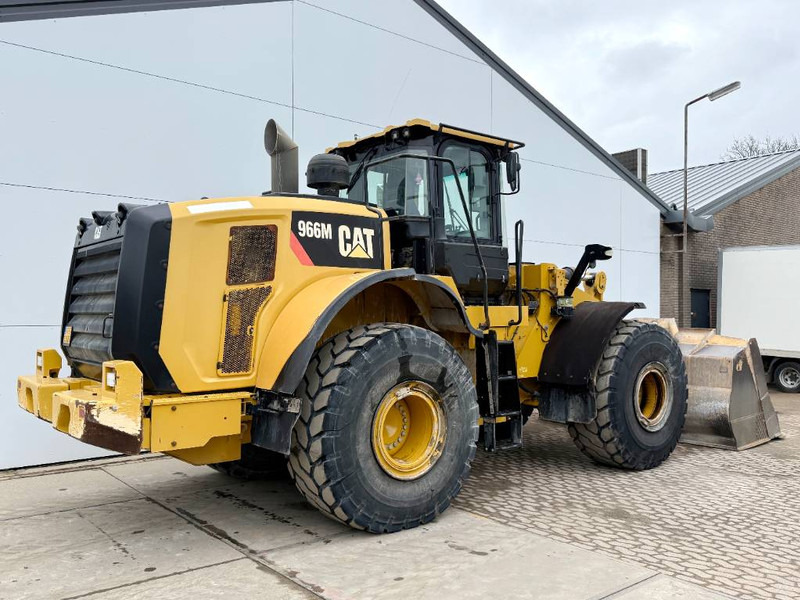 Cat 966M - Dutch Machine / 3rd Function / Auto Lube - Gumikerekes homlokrakodó: 5 kép. Cat 966M - Dutch Machine / 3rd Function / Auto Lube - Gumikerekes homlokrakodó: 5 kép.