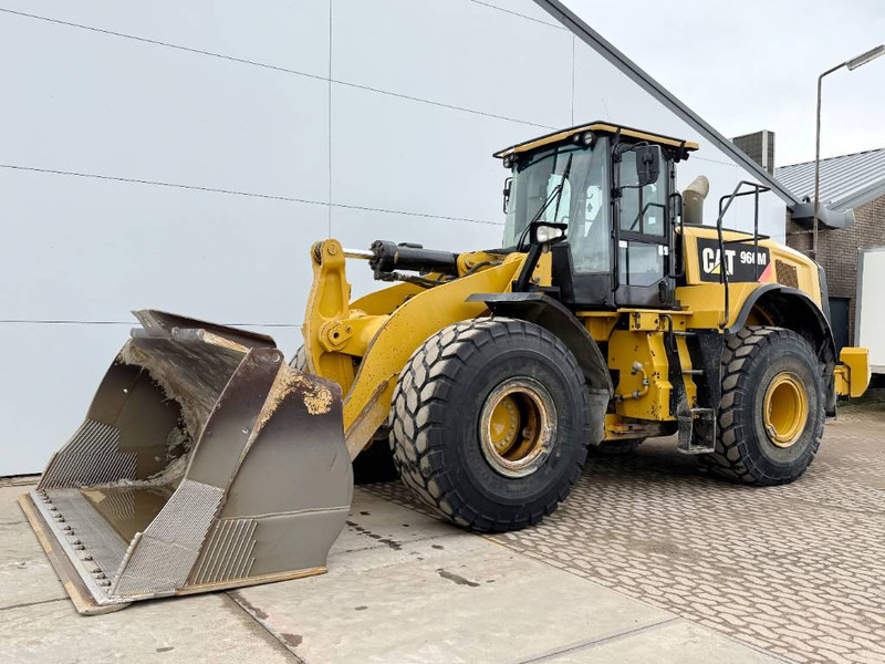 Cat 966M - Dutch Machine / 3rd Function - Gumikerekes homlokrakodó: 2 kép. Cat 966M - Dutch Machine / 3rd Function - Gumikerekes homlokrakodó: 2 kép.