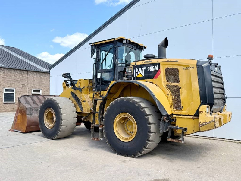 Cat 966M - German Machine / 3rd Function - Gumikerekes homlokrakodó: 3 kép. Cat 966M - German Machine / 3rd Function - Gumikerekes homlokrakodó: 3 kép.