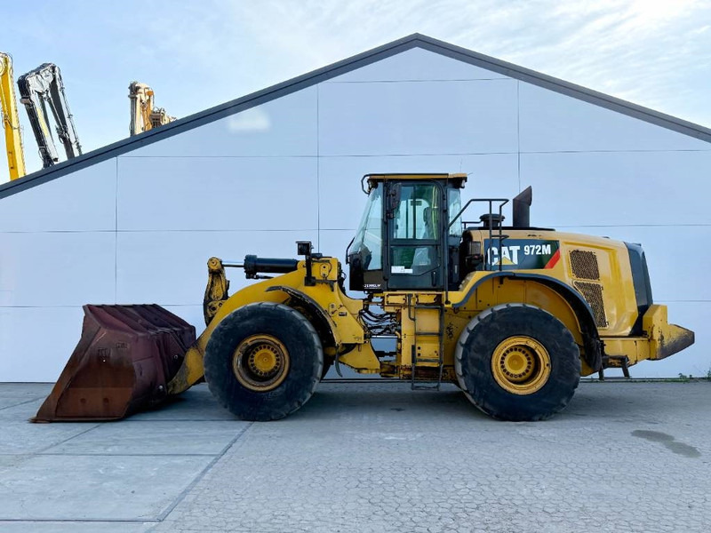Cat 972M - German Machine / Automatic Greasing - Gumikerekes homlokrakodó: 1 kép. Cat 972M - German Machine / Automatic Greasing - Gumikerekes homlokrakodó: 1 kép.