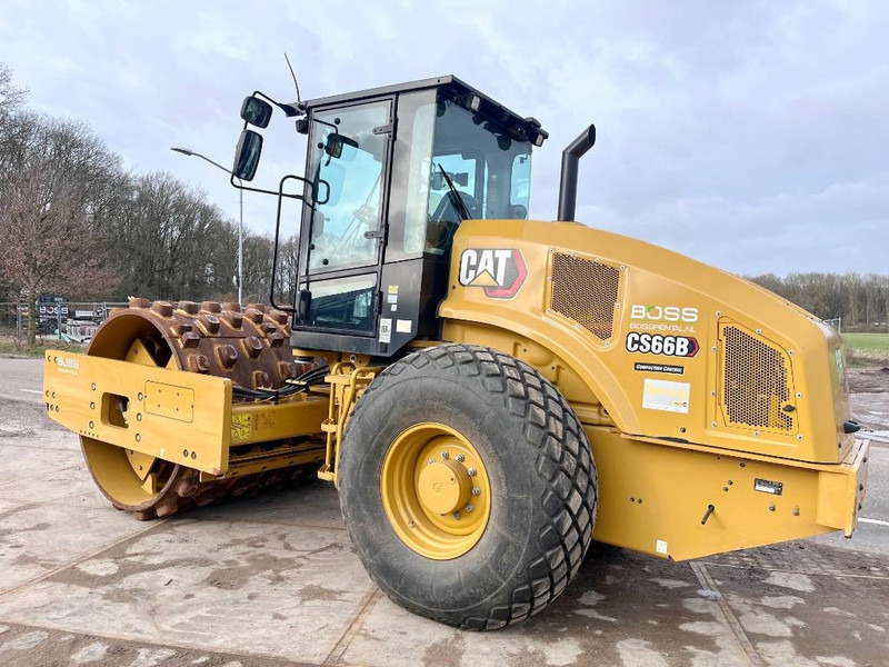 Cat CS66B - Excellent Condition / Low Hours / CE - Henger: 3 kép. Cat CS66B - Excellent Condition / Low Hours / CE - Henger: 3 kép.