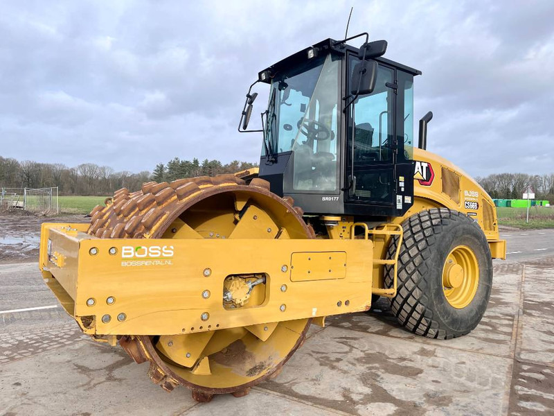 Cat CS66B Excellent Condition / Low Hours / CE - Henger: 2 kép. Cat CS66B Excellent Condition / Low Hours / CE - Henger: 2 kép.