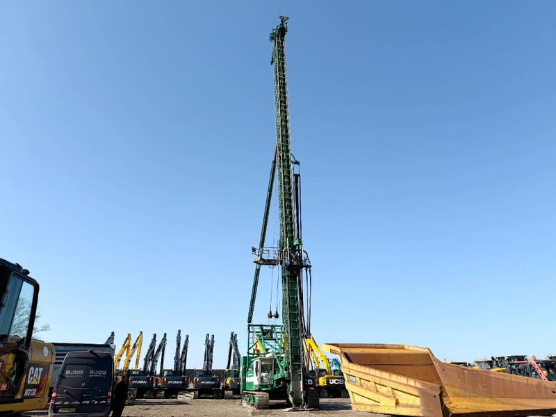 Hitachi KH150GLS-2 - 30.3m Drill / Powerpack / Hydr Tracks - Cölöpverő: 3 kép. Hitachi KH150GLS-2 - 30.3m Drill / Powerpack / Hydr Tracks - Cölöpverő: 3 kép.