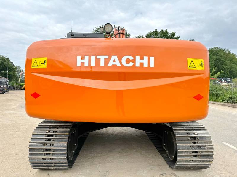 Hitachi ZX220LC-5G / 2025 ULTRA MODEL / ISUZU ENGINE - Lánctalpas kotró: 4 kép. Hitachi ZX220LC-5G / 2025 ULTRA MODEL / ISUZU ENGINE - Lánctalpas kotró: 4 kép.