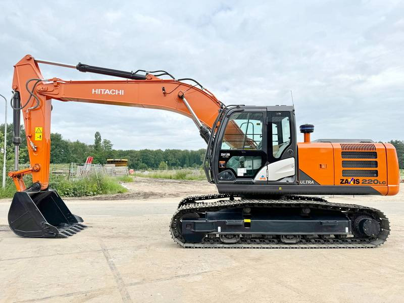 Hitachi ZX220LC-5G / 2025 ULTRA MODEL / ISUZU ENGINE - Lánctalpas kotró: 1 kép. Hitachi ZX220LC-5G / 2025 ULTRA MODEL / ISUZU ENGINE - Lánctalpas kotró: 1 kép.