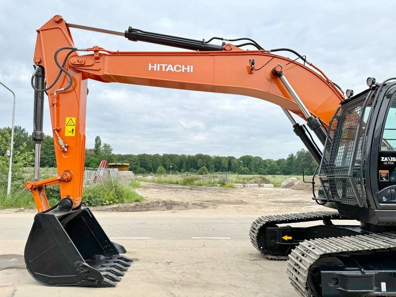 Új Lánctalpas kotró Hitachi ZX220LC-5G / 2025 ULTRA MODEL / ISUZU ENGINE: 9 kép.