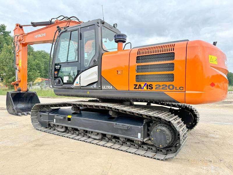 Hitachi ZX220LC-5G / 2025 ULTRA MODEL / ISUZU ENGINE - Lánctalpas kotró: 3 kép. Hitachi ZX220LC-5G / 2025 ULTRA MODEL / ISUZU ENGINE - Lánctalpas kotró: 3 kép.