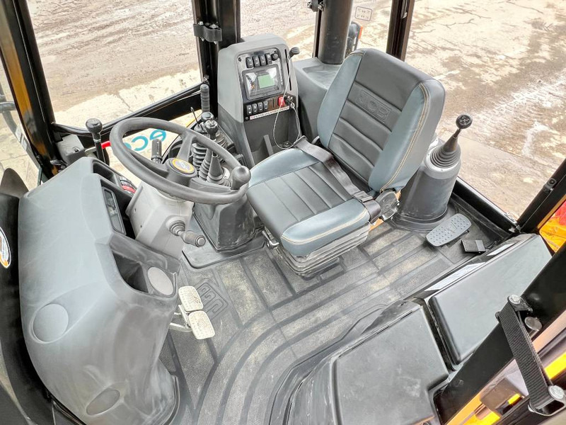 JCB 3DX - Telescopic Boom / Hammer Lines / AC - New - Kotrórakodó: 5 kép. JCB 3DX - Telescopic Boom / Hammer Lines / AC - New - Kotrórakodó: 5 kép.