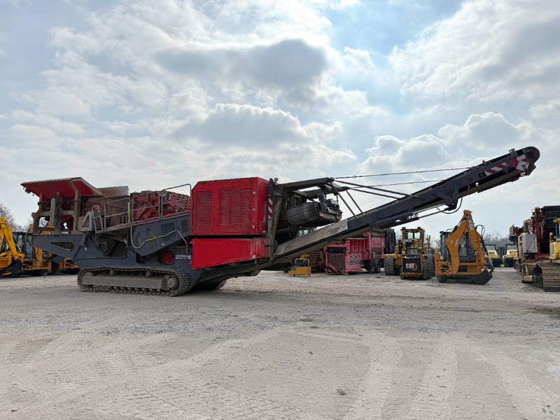 Kleemann MR122 K092 Impact Crusher / Dutch Machine - Törőgép: 4 kép. Kleemann MR122 K092 Impact Crusher / Dutch Machine - Törőgép: 4 kép.