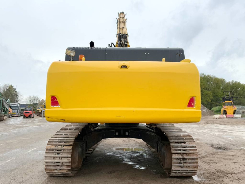 Komatsu PC490LC-10 - 29m UHD + Normal Arm / Oilquick - Lánctalpas kotró: 3 kép. Komatsu PC490LC-10 - 29m UHD + Normal Arm / Oilquick - Lánctalpas kotró: 3 kép.