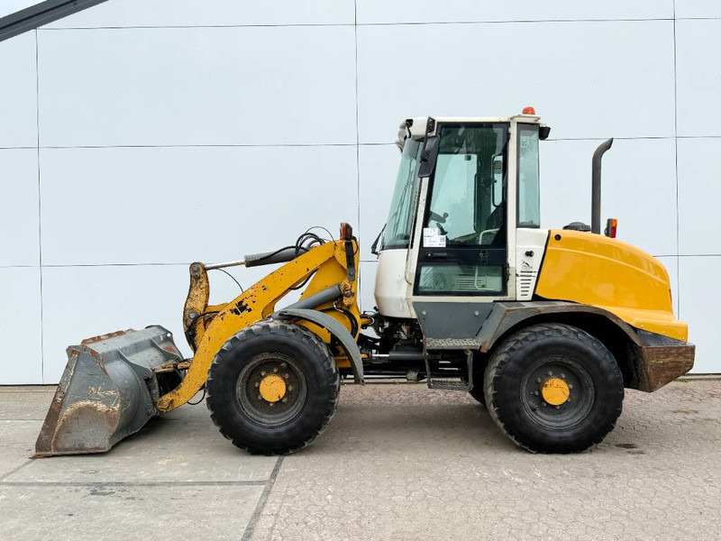 Liebherr L509 - German Machine / Automatic Greasing - Gumikerekes homlokrakodó: 1 kép. Liebherr L509 - German Machine / Automatic Greasing - Gumikerekes homlokrakodó: 1 kép.