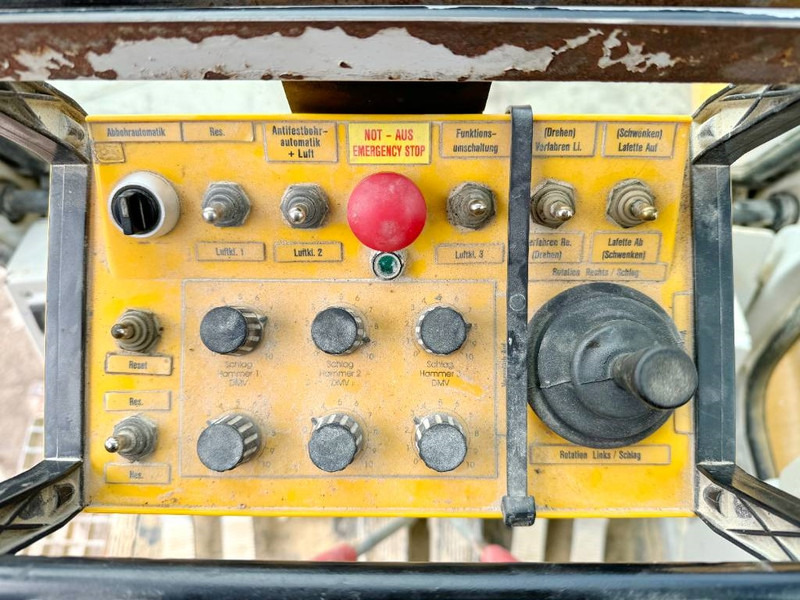 Lánctalpas kotró Liebherr R934 HDS + Wimmer Drill / 3 Tamrock HE122: 9 kép. Lánctalpas kotró Liebherr R934 HDS + Wimmer Drill / 3 Tamrock HE122: 9 kép.