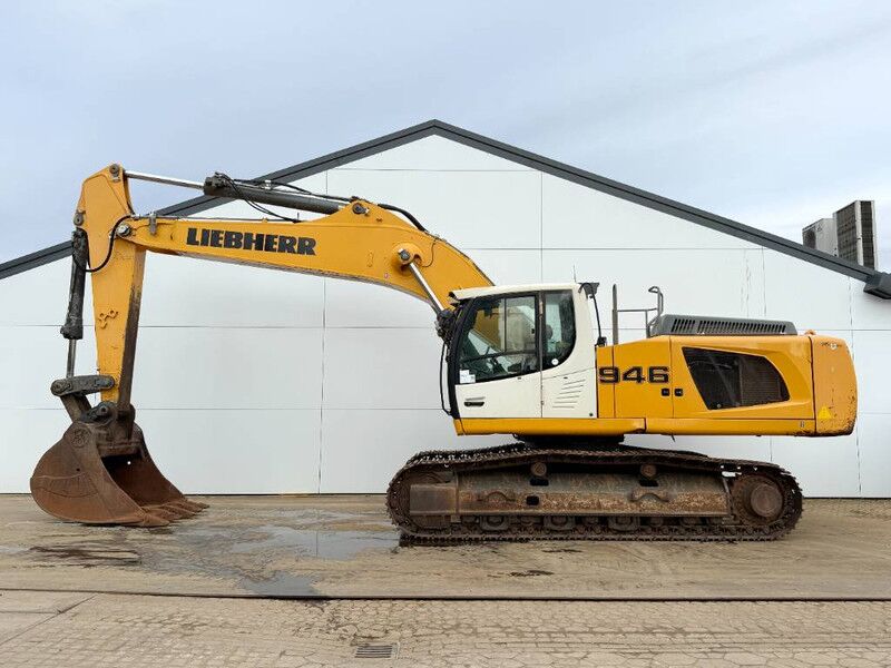 Liebherr R946LC - Automatic Greasing / Rear + Side Camera - Lánctalpas kotró: 1 kép. Liebherr R946LC - Automatic Greasing / Rear + Side Camera - Lánctalpas kotró: 1 kép.
