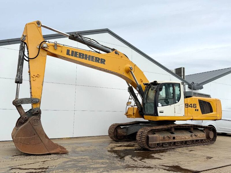 Liebherr R946LC - Automatic Greasing / Rear + Side Camera - Lánctalpas kotró: 2 kép. Liebherr R946LC - Automatic Greasing / Rear + Side Camera - Lánctalpas kotró: 2 kép.