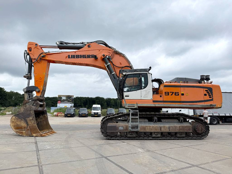 Liebherr R976LCV - 2 Buckets + Ripper Tooth / Quick Coupler - Lánctalpas kotró: 2 kép. Liebherr R976LCV - 2 Buckets + Ripper Tooth / Quick Coupler - Lánctalpas kotró: 2 kép.