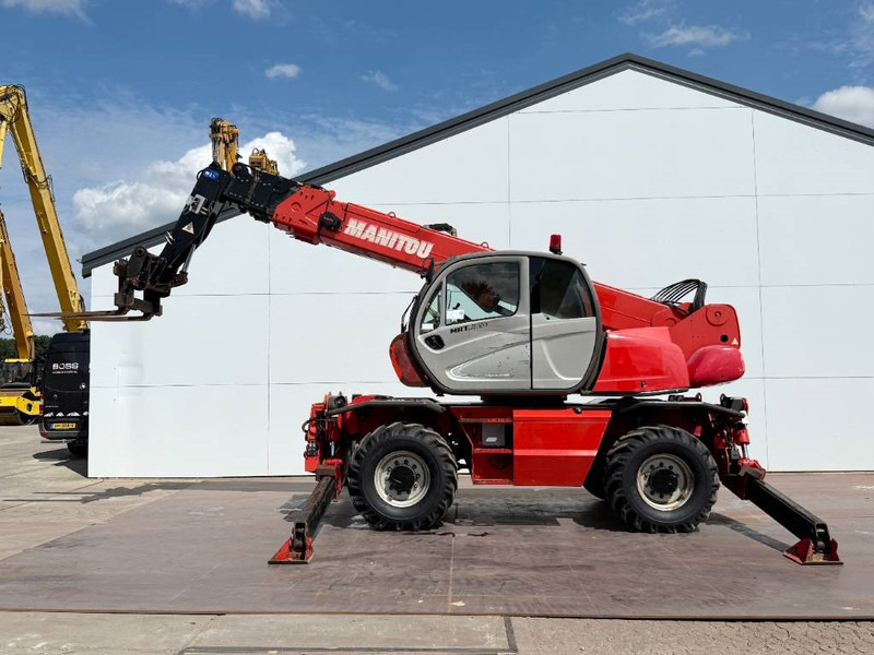Manitou MRT2150+ Privilege - 4x4x4 / Crab Mode - Teleszkópos rakodó: 2 kép. Manitou MRT2150+ Privilege - 4x4x4 / Crab Mode - Teleszkópos rakodó: 2 kép.