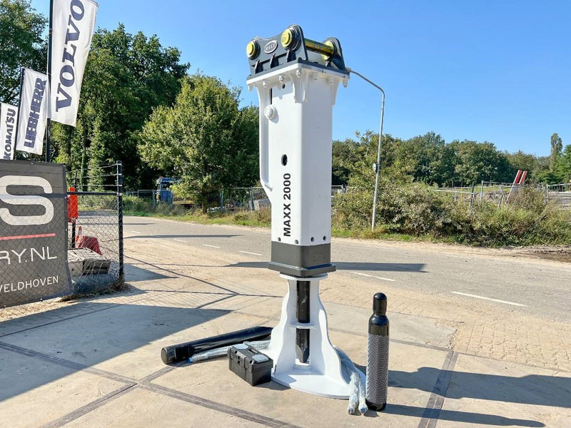 Maxx 2000 hammer / 18-26 ton /hydraulic breaker / - Hidraulikus törőfej - Építőipari gépek: 2 kép. Maxx 2000 hammer / 18-26 ton /hydraulic breaker / - Hidraulikus törőfej - Építőipari gépek: 2 kép.