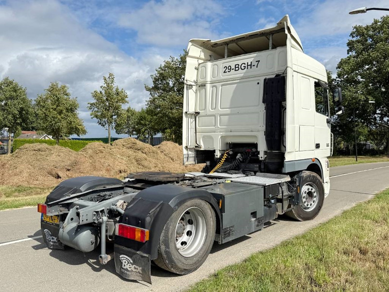 DAF XF105.460 - Automatic / Airco / Cruise Control - Nyergesvontató: 4 kép. DAF XF105.460 - Automatic / Airco / Cruise Control - Nyergesvontató: 4 kép.