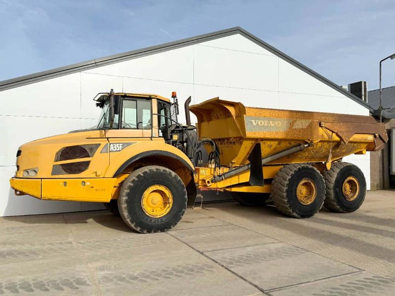 Volvo A35F - Tailgate / Backup Camera - Csuklós dömper: 1 kép. Volvo A35F - Tailgate / Backup Camera - Csuklós dömper: 1 kép.