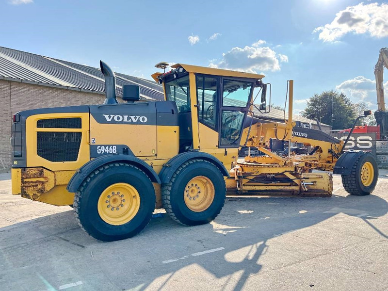 Volvo G946B 6x6 AWD - EPA Certified - Gréder: 4 kép. Volvo G946B 6x6 AWD - EPA Certified - Gréder: 4 kép.