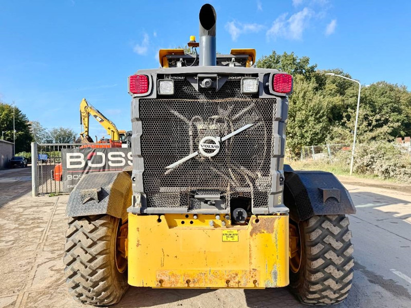 Volvo G960B - 4.90 Meter Blade / Backup Camera - Gréder: 3 kép. Volvo G960B - 4.90 Meter Blade / Backup Camera - Gréder: 3 kép.