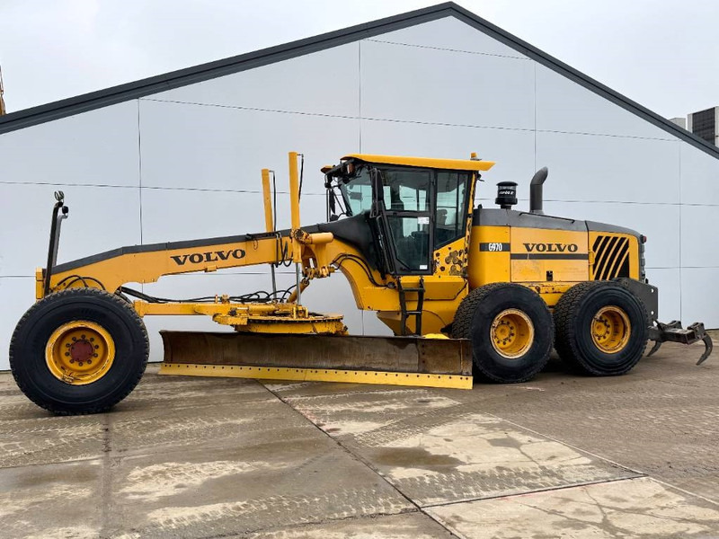 Volvo G970 - 4.88m Blade / 3 Tine Ripper / EPA - Gréder: 1 kép. Volvo G970 - 4.88m Blade / 3 Tine Ripper / EPA - Gréder: 1 kép.