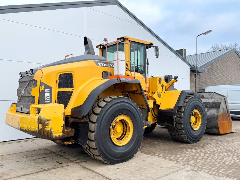 Volvo L220H - CDC Steering / Dutch Machine - Gumikerekes homlokrakodó: 5 kép. Volvo L220H - CDC Steering / Dutch Machine - Gumikerekes homlokrakodó: 5 kép.