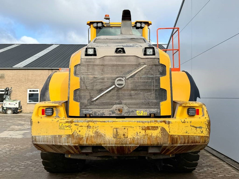 Volvo L220H - Dutch Machine / CDC Steering - Gumikerekes homlokrakodó: 4 kép. Volvo L220H - Dutch Machine / CDC Steering - Gumikerekes homlokrakodó: 4 kép.