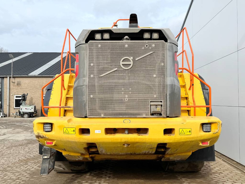 Volvo L350H - Dutch Machine / CDC Steering - Gumikerekes homlokrakodó: 4 kép. Volvo L350H - Dutch Machine / CDC Steering - Gumikerekes homlokrakodó: 4 kép.