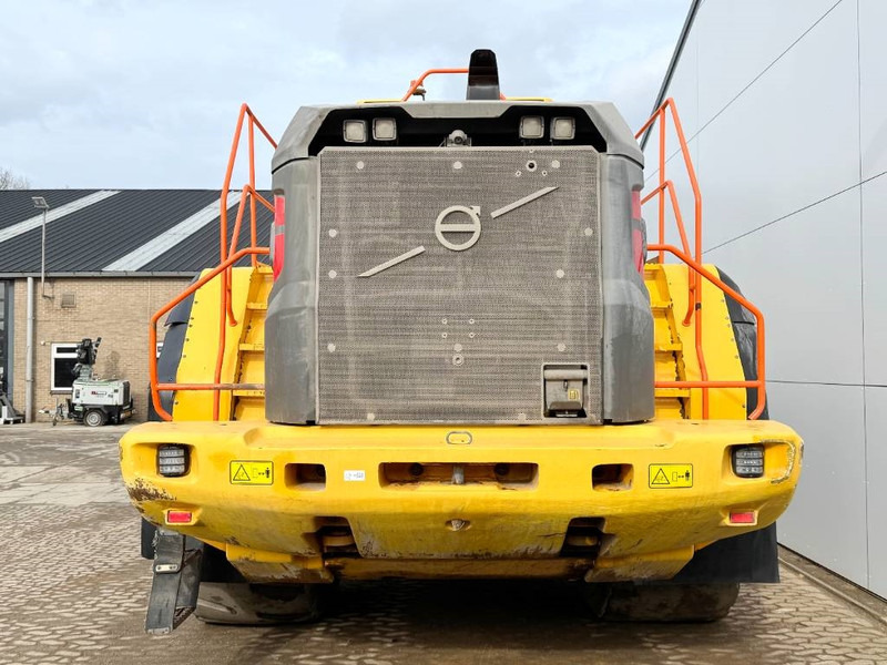 Volvo L350H - Dutch Machine / CDC Steering - Gumikerekes homlokrakodó: 4 kép. Volvo L350H - Dutch Machine / CDC Steering - Gumikerekes homlokrakodó: 4 kép.