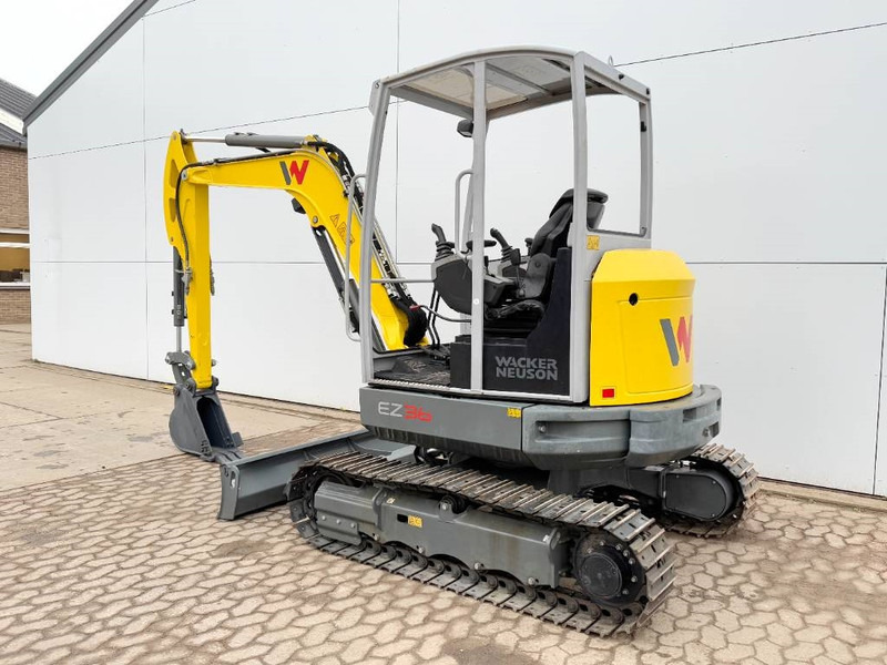 WACKER NEUSON EZ36 - New / Unused / Hammer Lines - Minikotró: 3 kép. WACKER NEUSON EZ36 - New / Unused / Hammer Lines - Minikotró: 3 kép.