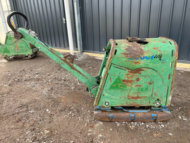 Weber CR8 - Excellent Condition / Low Hours - Lapvibrátor: 2 kép. Weber CR8 - Excellent Condition / Low Hours - Lapvibrátor: 2 kép.
