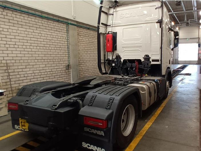 Scania R 450 - Nyergesvontató: 3 kép. Scania R 450 - Nyergesvontató: 3 kép.