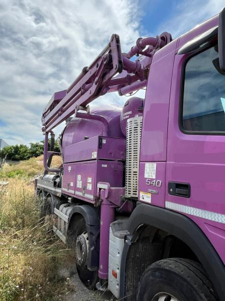 Volvo FMX 540 - Betonmixer: 2 kép. Volvo FMX 540 - Betonmixer: 2 kép.