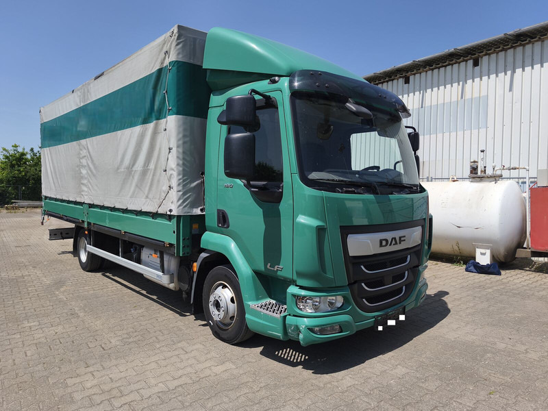 DAF LF 180 FA Plane u. Spriegel Euro 6 4x2 (3) - Ponyvás teherautó: 2 kép. DAF LF 180 FA Plane u. Spriegel Euro 6 4x2 (3) - Ponyvás teherautó: 2 kép.