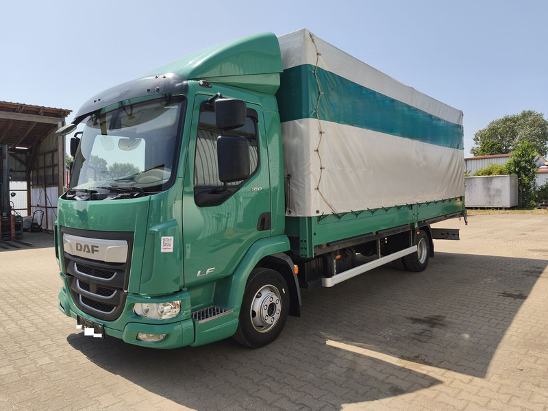 DAF LF 180 FA Plane u. Spriegel Euro 6 4x2 (3) - Ponyvás teherautó: 1 kép. DAF LF 180 FA Plane u. Spriegel Euro 6 4x2 (3) - Ponyvás teherautó: 1 kép.
