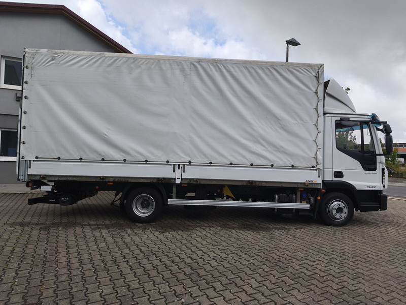 Iveco Eurocargo 75-21 - Ponyvás teherautó: 4 kép. Iveco Eurocargo 75-21 - Ponyvás teherautó: 4 kép.
