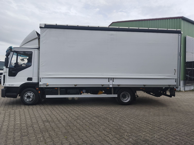 Iveco Eurocargo 75-210 - Ponyvás teherautó: 5 kép. Iveco Eurocargo 75-210 - Ponyvás teherautó: 5 kép.