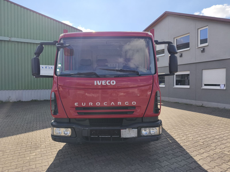Iveco ML80E22 - Platós teherautó: 3 kép. Iveco ML80E22 - Platós teherautó: 3 kép.