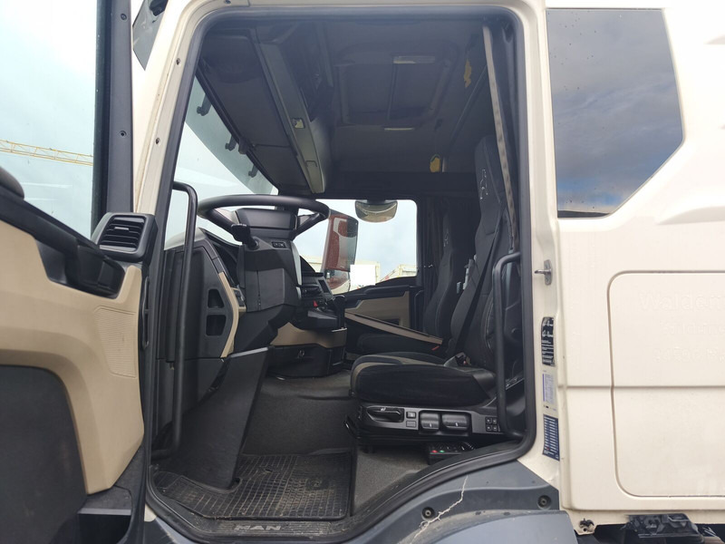 Alvaz teherautó MAN TGL 12.250 Euro6 4x2 AHK: 15 kép.