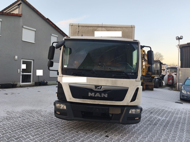 MAN TGL 12.250 Koffer 3-Sitzer Euro 6 4x2 AHK LBW (48) - Dobozos felépítményű teherautó: 3 kép. MAN TGL 12.250 Koffer 3-Sitzer Euro 6 4x2 AHK LBW (48) - Dobozos felépítményű teherautó: 3 kép.