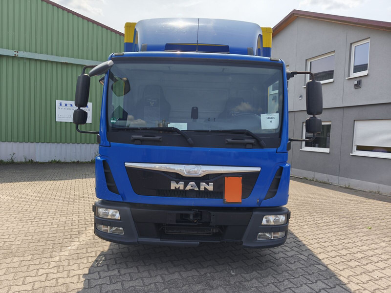 MAN TGL 7.180 8.180 Koffer Euro 6 4x2 (32) - Dobozos felépítményű teherautó: 3 kép. MAN TGL 7.180 8.180 Koffer Euro 6 4x2 (32) - Dobozos felépítményű teherautó: 3 kép.