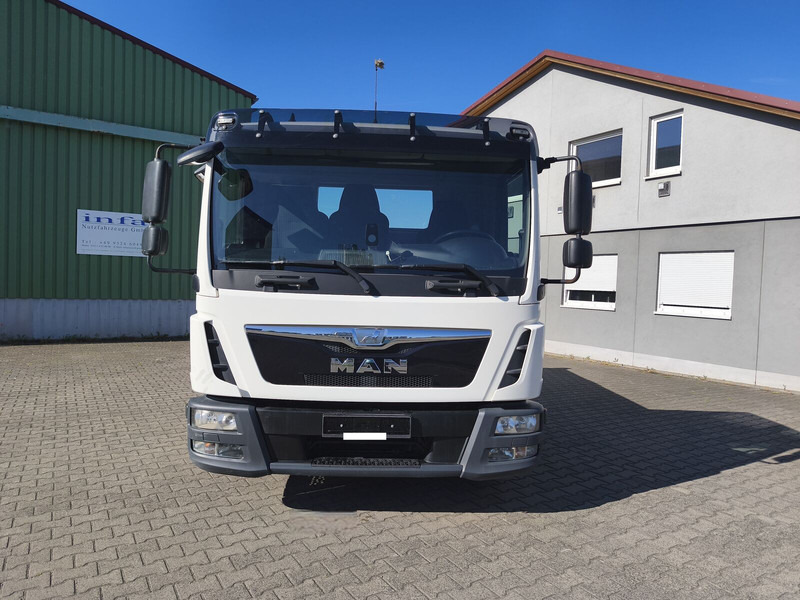 MAN TGL 8.180 Meiller Dreiseitenkipper 3-Sitzer 4x2 Euro 6 AHK (7) - Billenőplatós teherautó: 4 kép. MAN TGL 8.180 Meiller Dreiseitenkipper 3-Sitzer 4x2 Euro 6 AHK (7) - Billenőplatós teherautó: 4 kép.