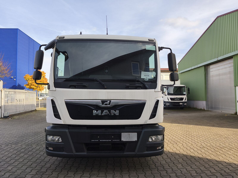 MAN TGL 8.190 Koffer gFH AHK LBW Euro 6 4x2 (11) TÜV NEU - Dobozos felépítményű teherautó: 3 kép. MAN TGL 8.190 Koffer gFH AHK LBW Euro 6 4x2 (11) TÜV NEU - Dobozos felépítményű teherautó: 3 kép.