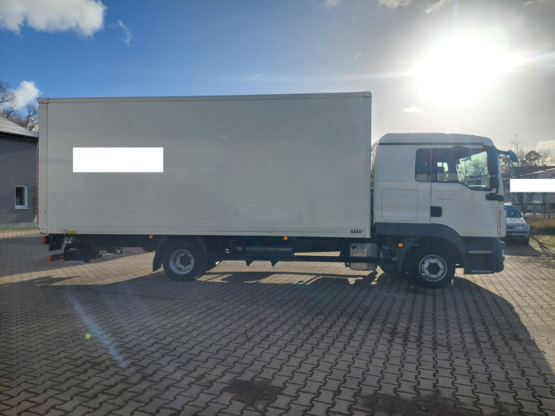 MAN TGL 8.190 L gFH Koffer LBW AHK (25) TÜV NEU - Dobozos felépítményű teherautó: 4 kép. MAN TGL 8.190 L gFH Koffer LBW AHK (25) TÜV NEU - Dobozos felépítményű teherautó: 4 kép.