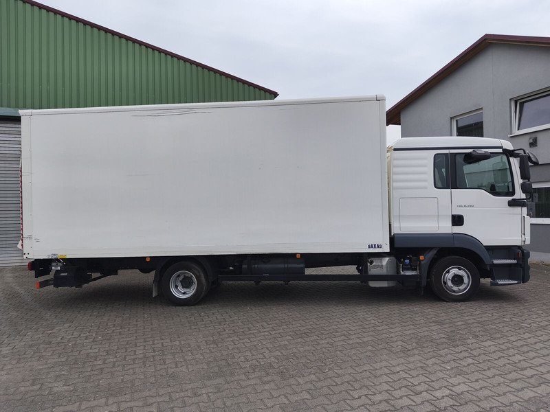 MAN TGL 8.190 TÜV NEU - Dobozos felépítményű teherautó: 4 kép. MAN TGL 8.190 TÜV NEU - Dobozos felépítményű teherautó: 4 kép.